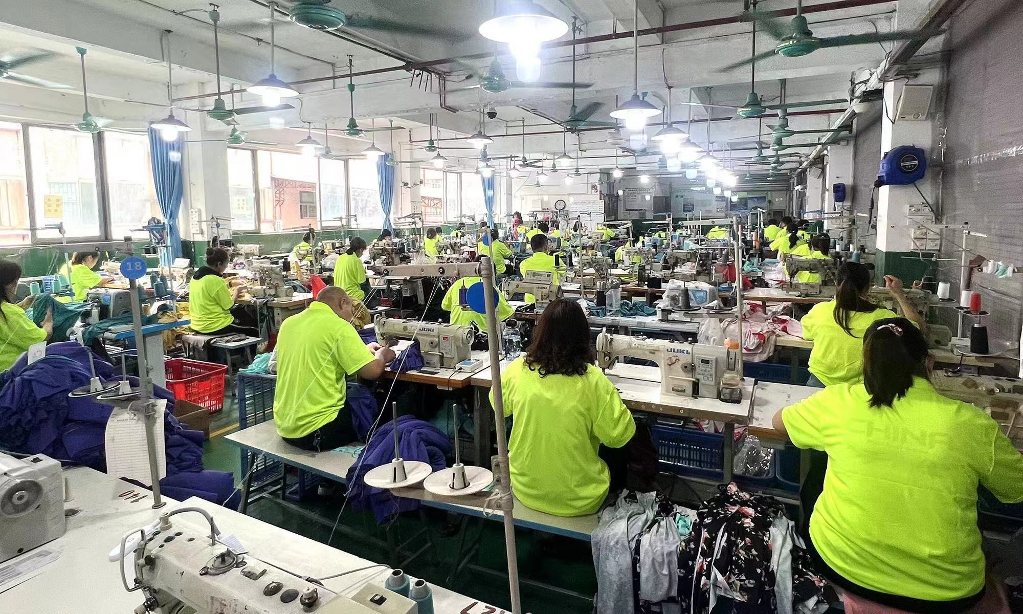 Guangzhou Vinas clothing technology Co., LTD factory production line