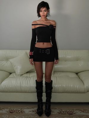New Fashion Custom Three-dimensional Flower Line Shoulder Long Sleeve Top Oblique Shoulder Crop T-shirt Woman