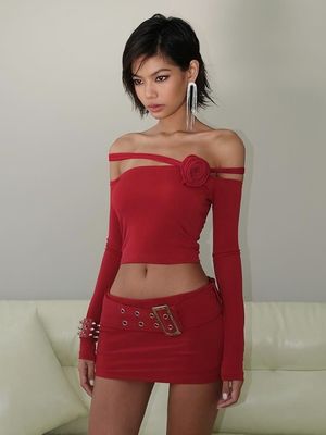 New Fashion Custom Three-dimensional Flower Line Shoulder Long Sleeve Top Oblique Shoulder Crop T-shirt Woman